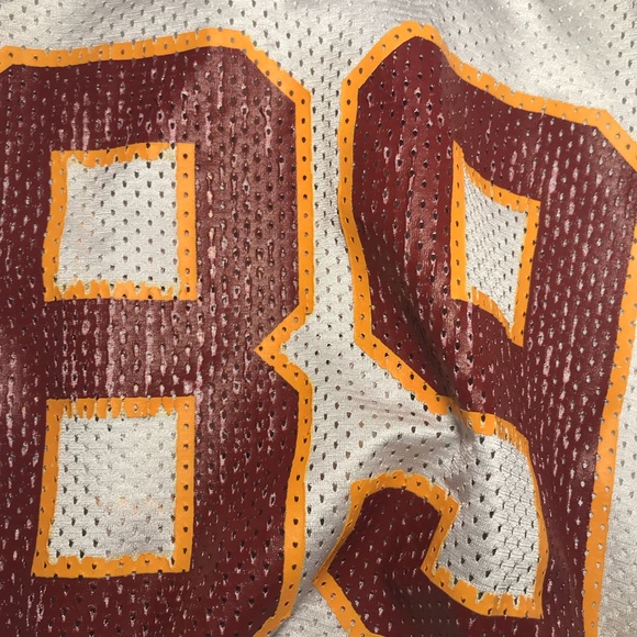Worn out redskins jersey - Picture 2 of 4
